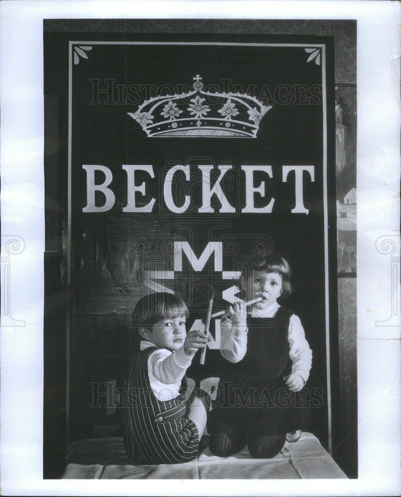 1967 Press Photo Little Ric Riccardo Sister Rita Artistic Finish Touch Gaint - Historic Images