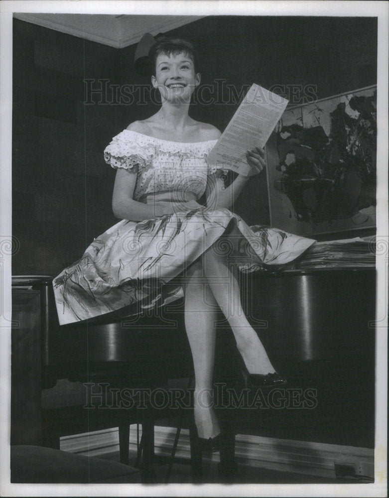 1960 Pretty Zeme North Eighteen Year Old Sitting On Piano Get Break - Historic Images