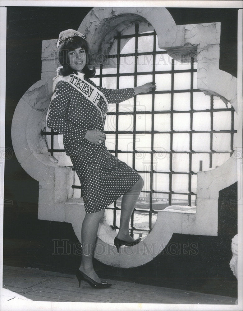 1966 Press Photo Teen Princess U S A Miss Porter - Historic Images
