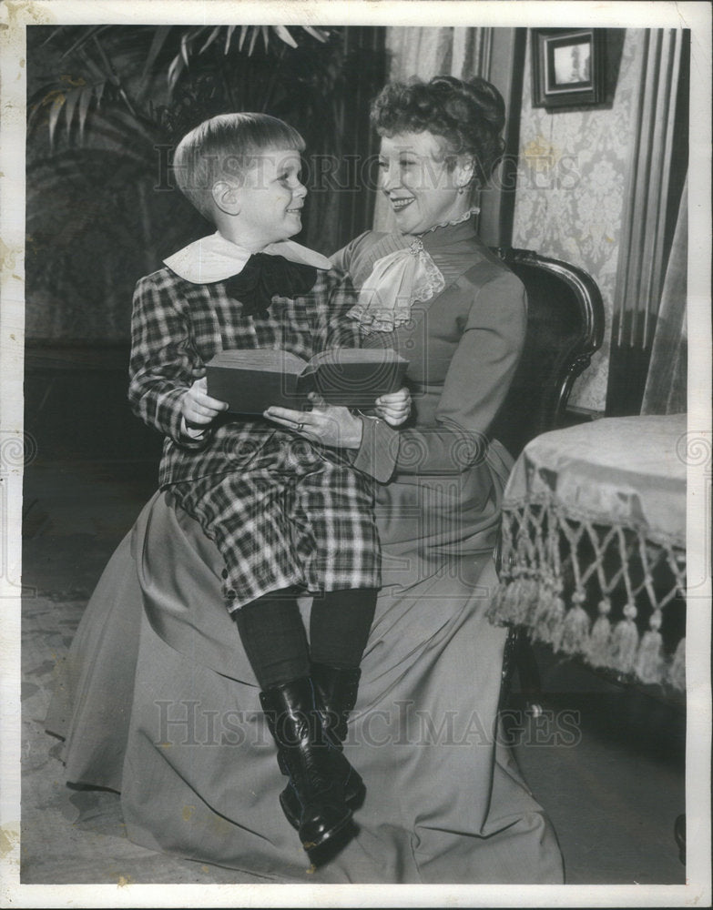 1954 Press Photo Mother Day Lurene Tuttle Coaching duties Harvey Grant Harlan - Historic Images