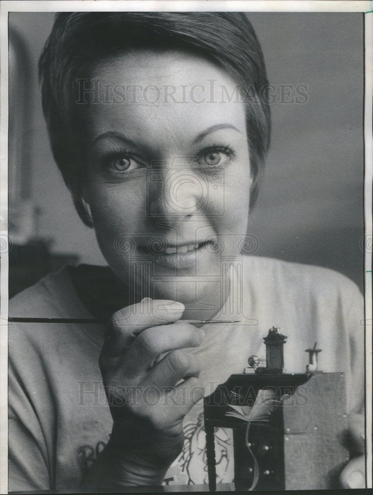 1975 Brooke Tucker Cream Parlor Christmas Ornaments Chairs Cakes - Historic Images