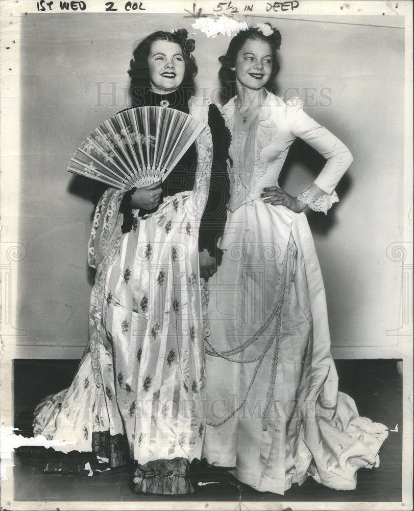 1937 First Lady of the USA Mrs Lincoln with  actress Frances Neal - Historic Images