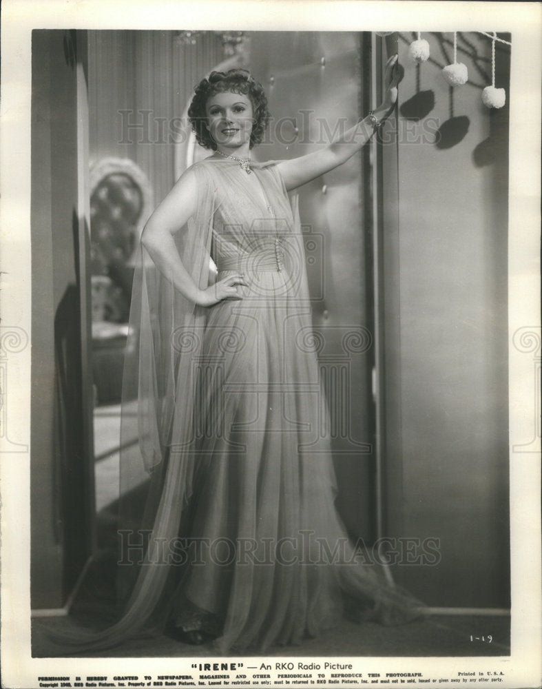 1940 Dame Anna Neagle DBE Florence Marjorie Robertson Herbert Wilcox - Historic Images