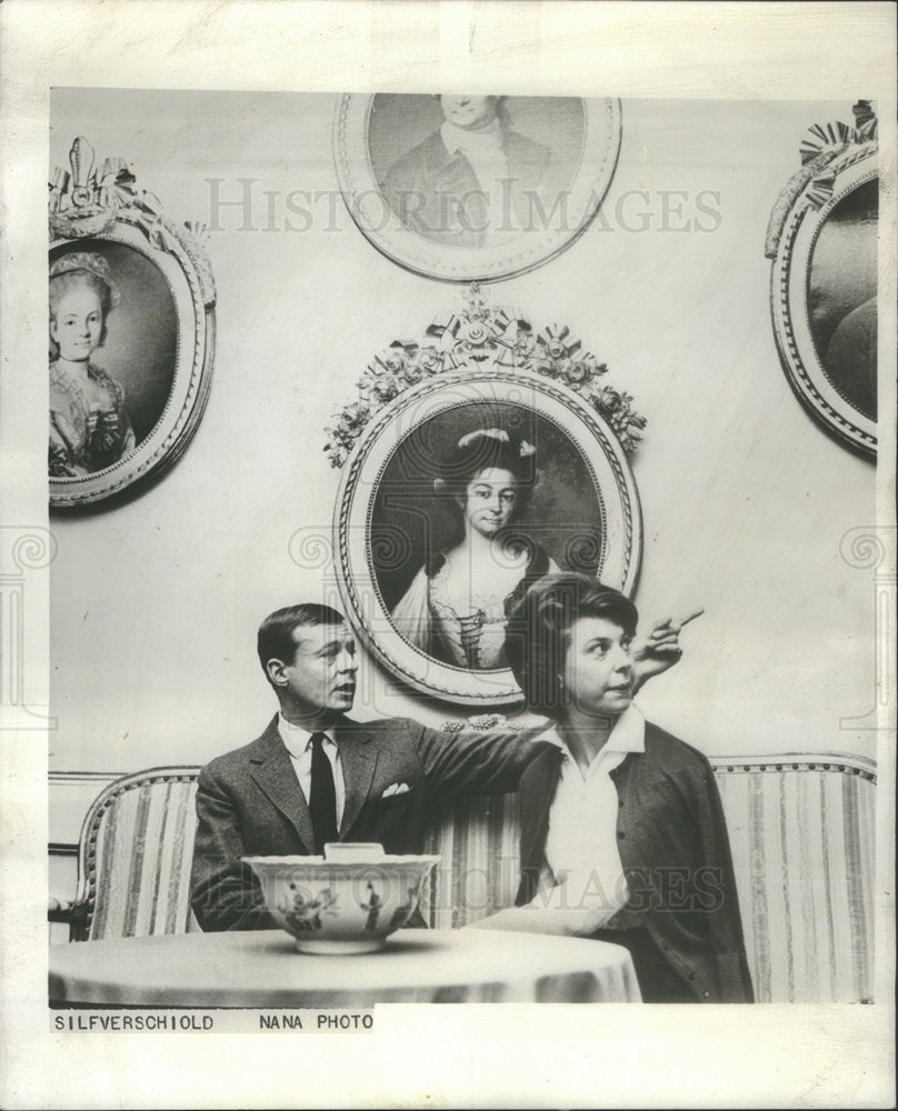1964 Baron Niclas Silfverschiold Points Out To Fiance Desiree Koburg - Historic Images