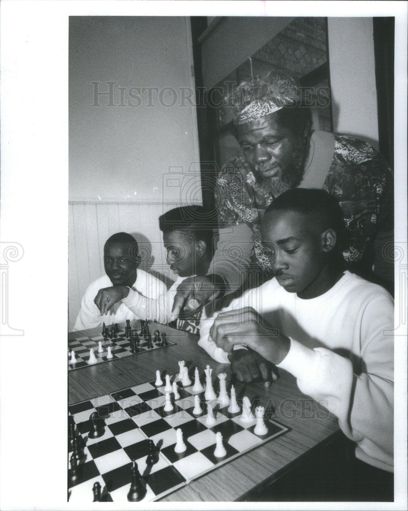 1992 Press Photo Louis Wright African American Value - RSC59475 - Historic Images