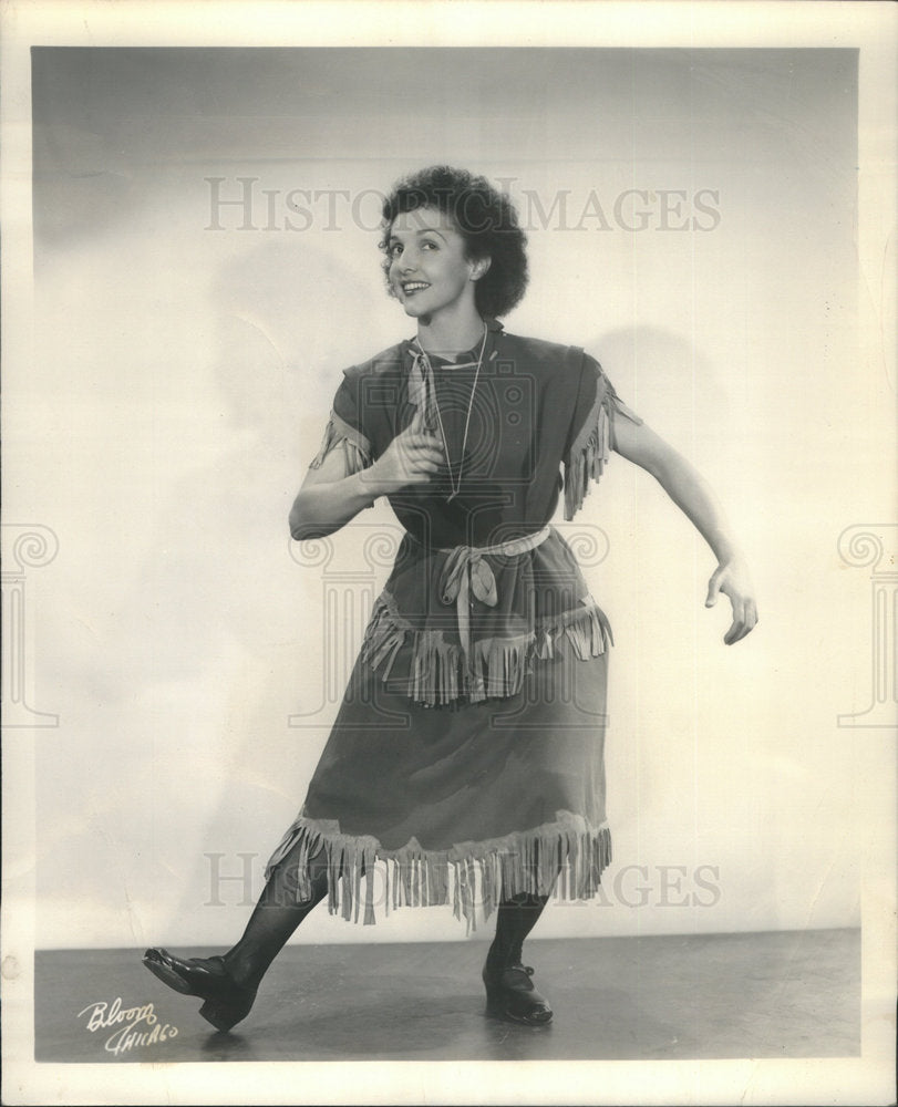 1948 Press Photo Billie Worth Plays Annie Oakley - Historic Images