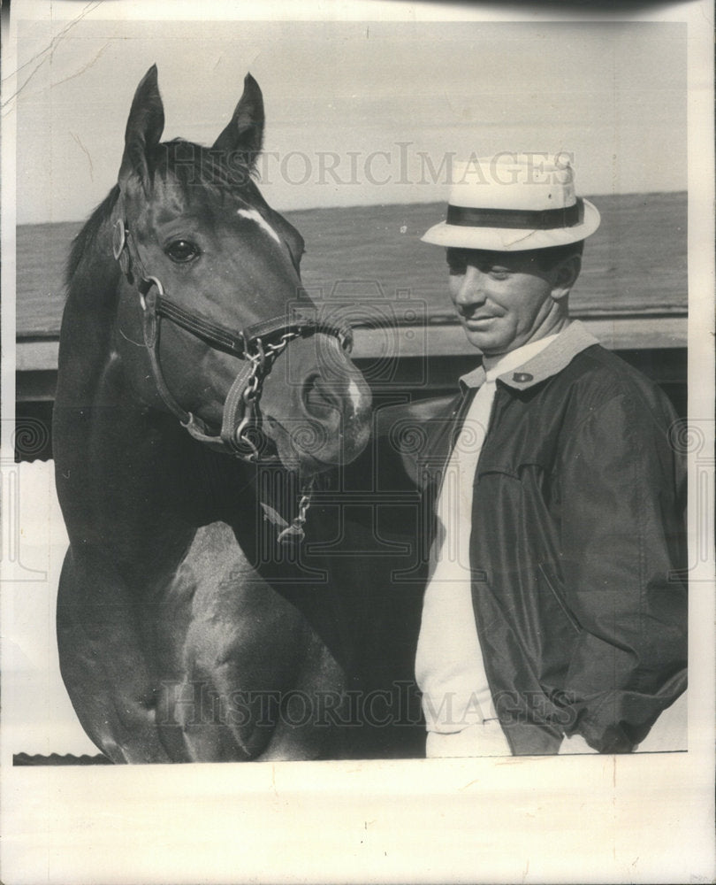 1968 Press Photo Arnold Winick Horse Trainer - Historic Images