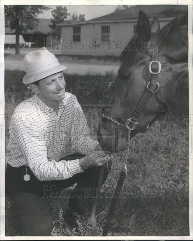 1962 ARNOLD N. WINICK TRAINER CLEOPATRA HORSE JER-RICH STABLE - Historic Images