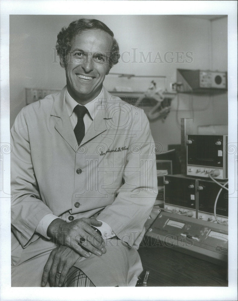 1986 Press Photo Dr Wdward B Winslow Practices Cardiology To Run Is To Win - Historic Images