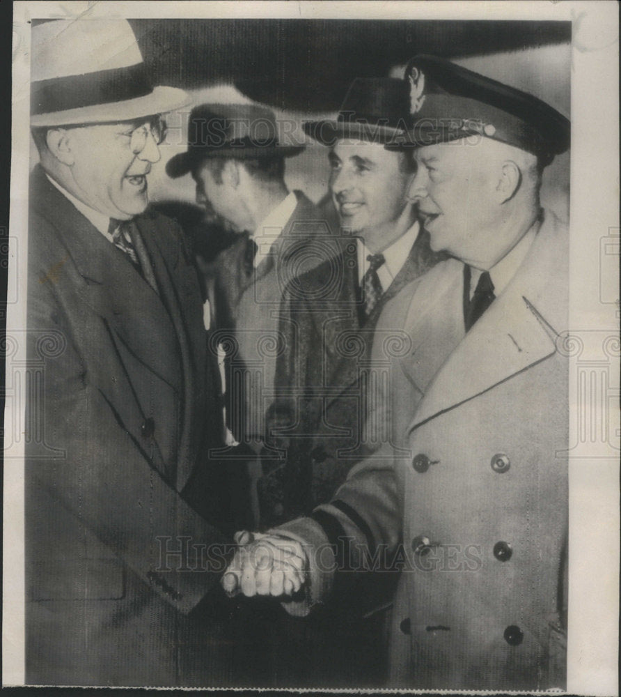 1951 Press Photo Charles E Wilson Greets Gen Dwight D Eisenhower - Historic Images