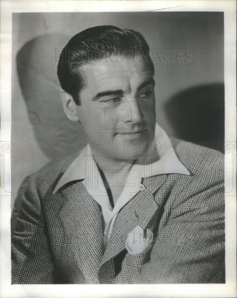 1947 Press Photo Actor Phil Regan - Historic Images