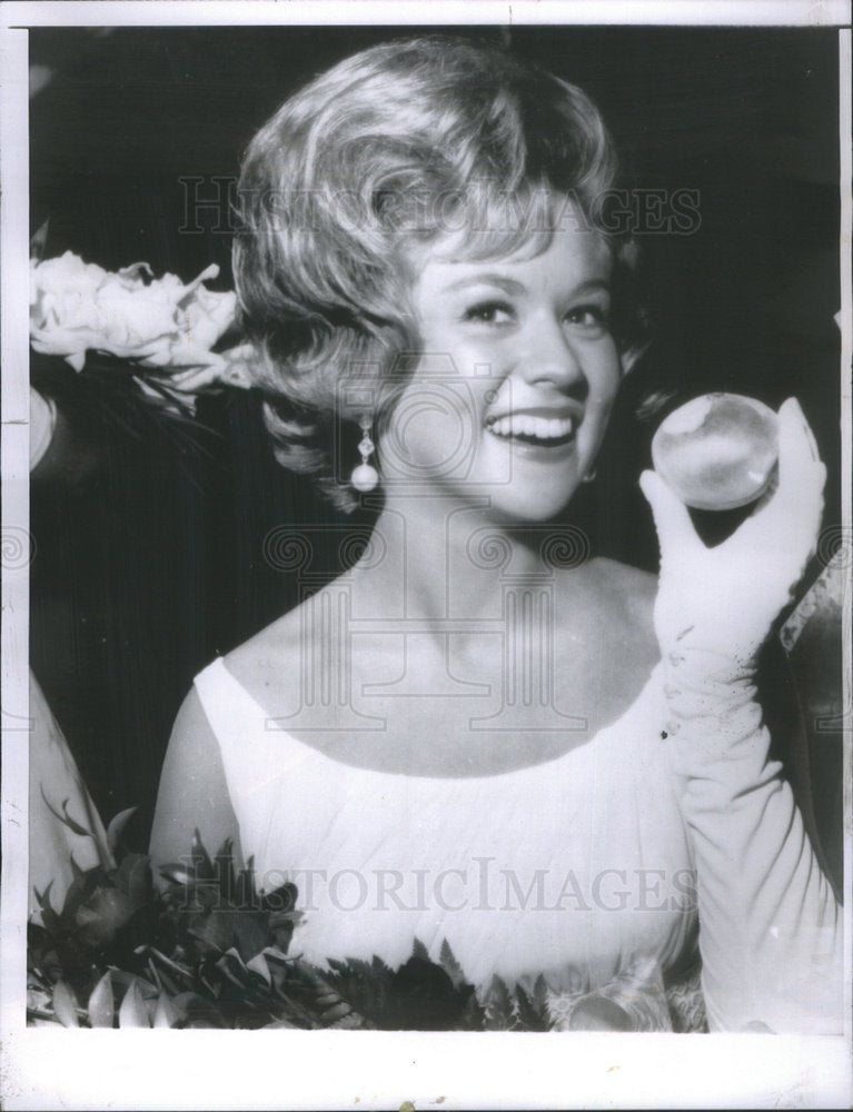 1962 Press Photo WALLYNE REGEL ROMEO PEACH QUEEN - Historic Images