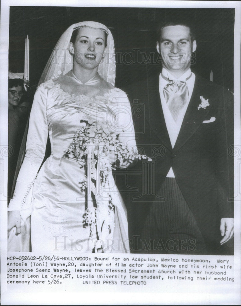 1956 Press Photo Mary Antonio Wayne Daughter Actor John Wayne Chicago Illinois - Historic Images