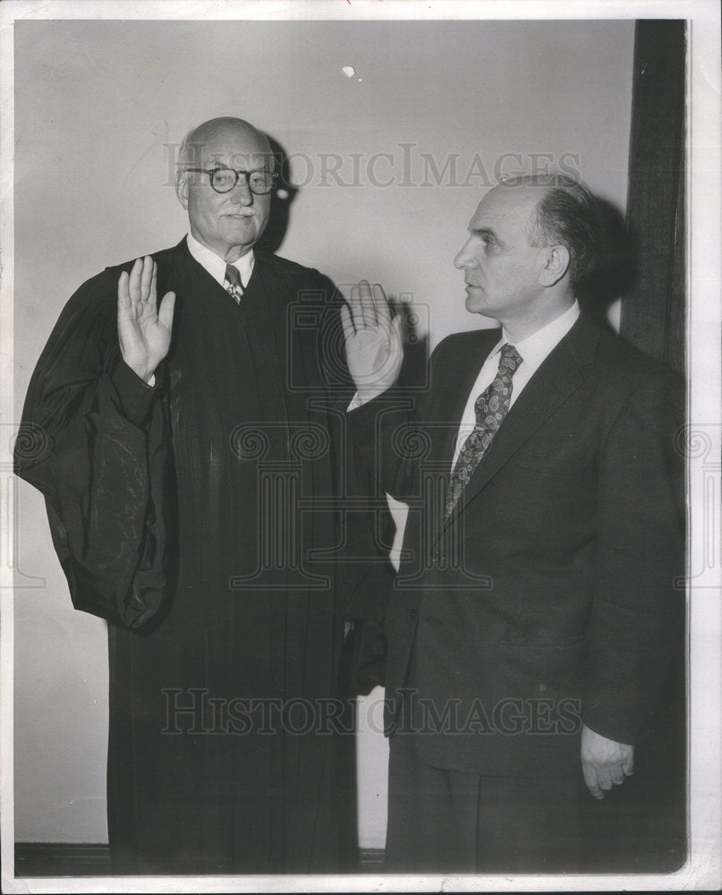 1961 Press Photo Federal Judge Walter J. LaBuy and Dr. Steven Durovic - Historic Images