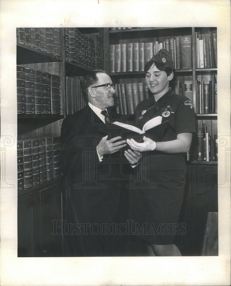 1968 Chief Liberian Dr.Alex ladenson and Scout girl Dorothy Mench - Historic Images