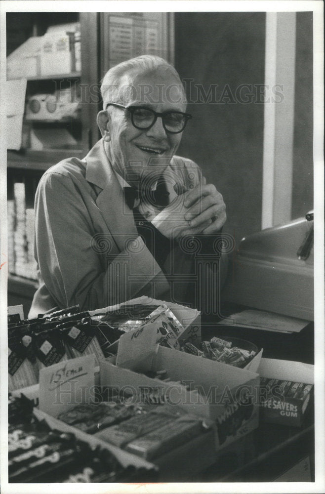 1978 Press Photo Louis Ladin&#39;s Cigar Stand Opens For Business - Historic Images