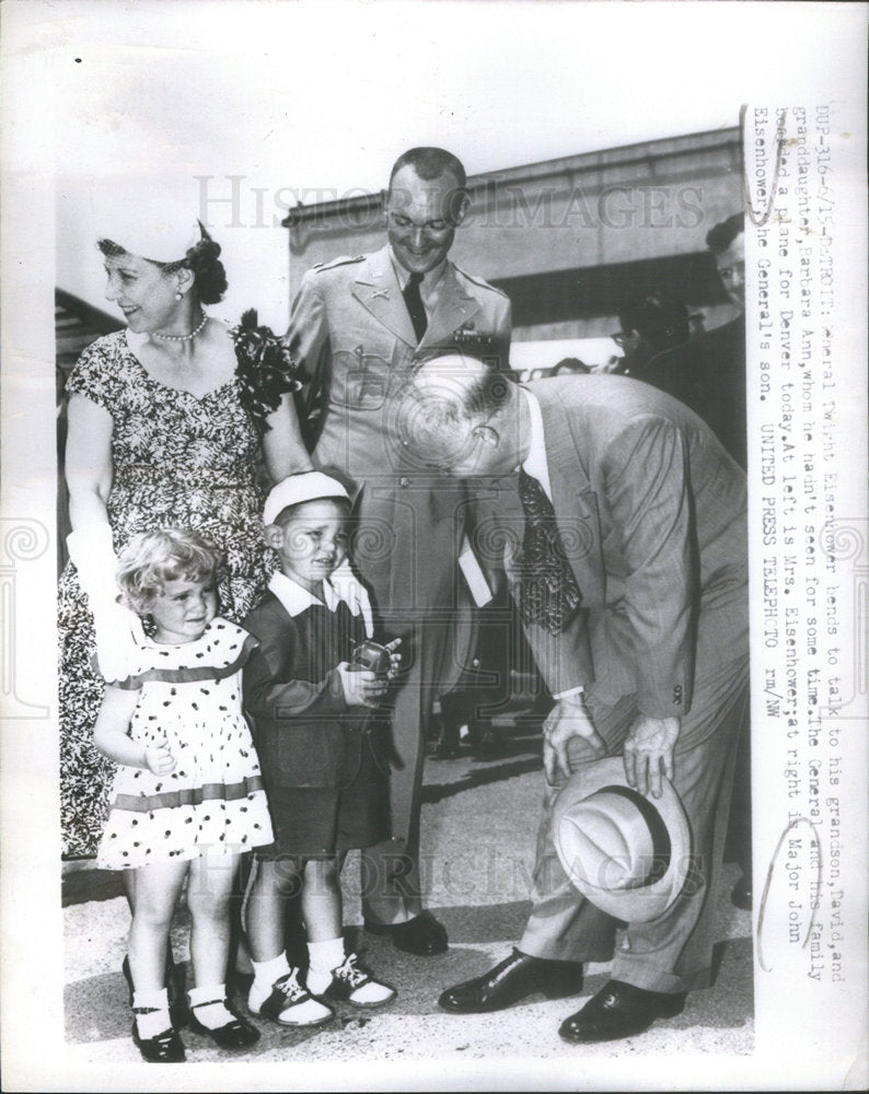 1952 Gen Eisenhower Talks With His Grandchildren David and Barbara - Historic Images