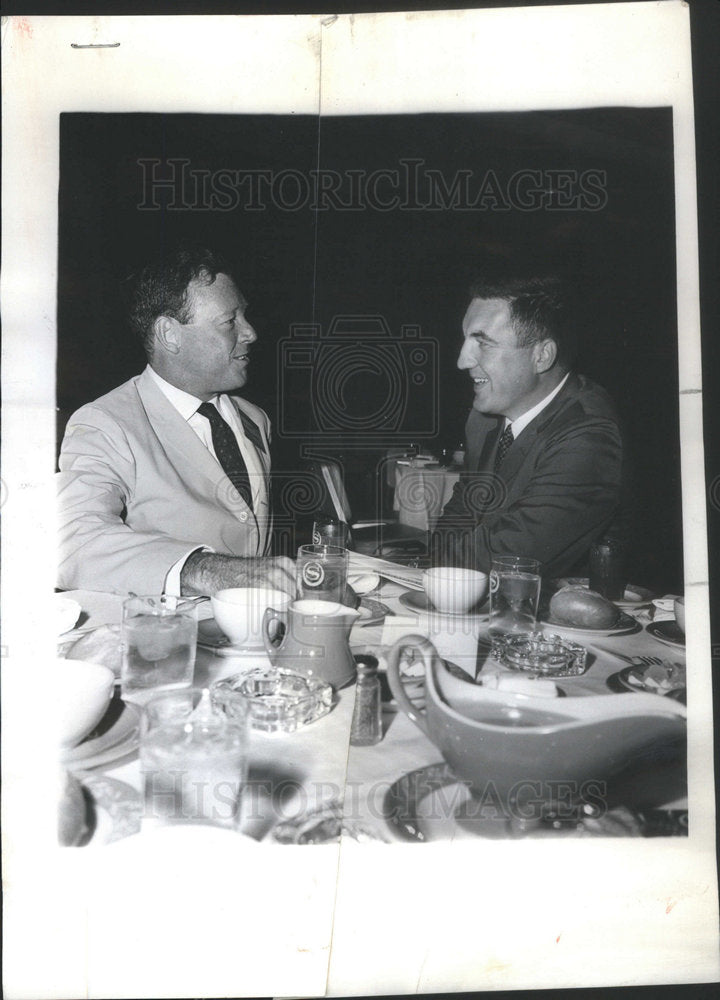 1963 Press Photo Gilkes And Ladd Exchanging Pleasantries At Luncheon Of Patent - Historic Images