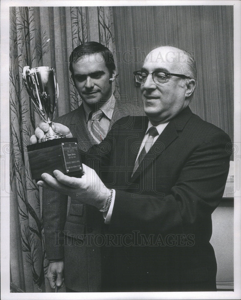 1970 Press Photo  EUGENE DILARCO TROPHY MARSHALL FIELD - Historic Images