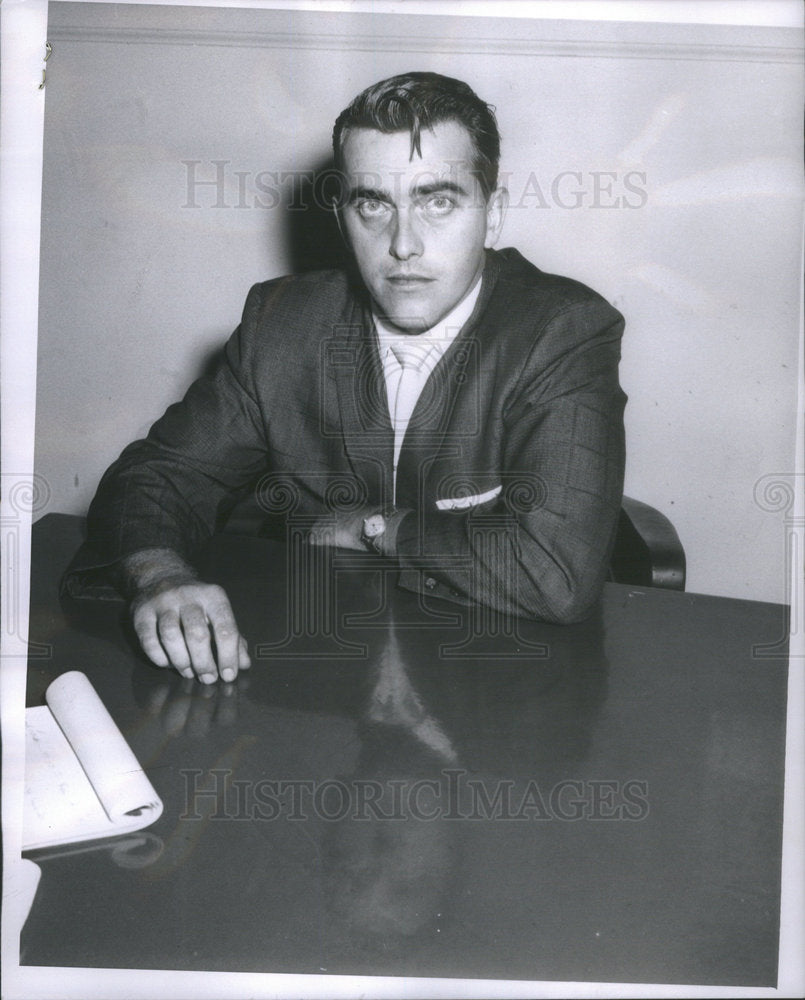 1960 Press Photo Edward Larsen age 30 - Historic Images