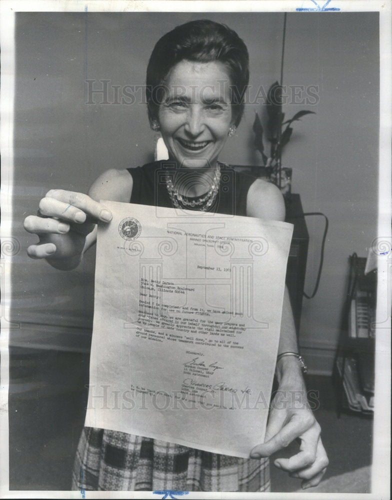 1965 Press Photo mrs Betty Larson writer - Historic Images