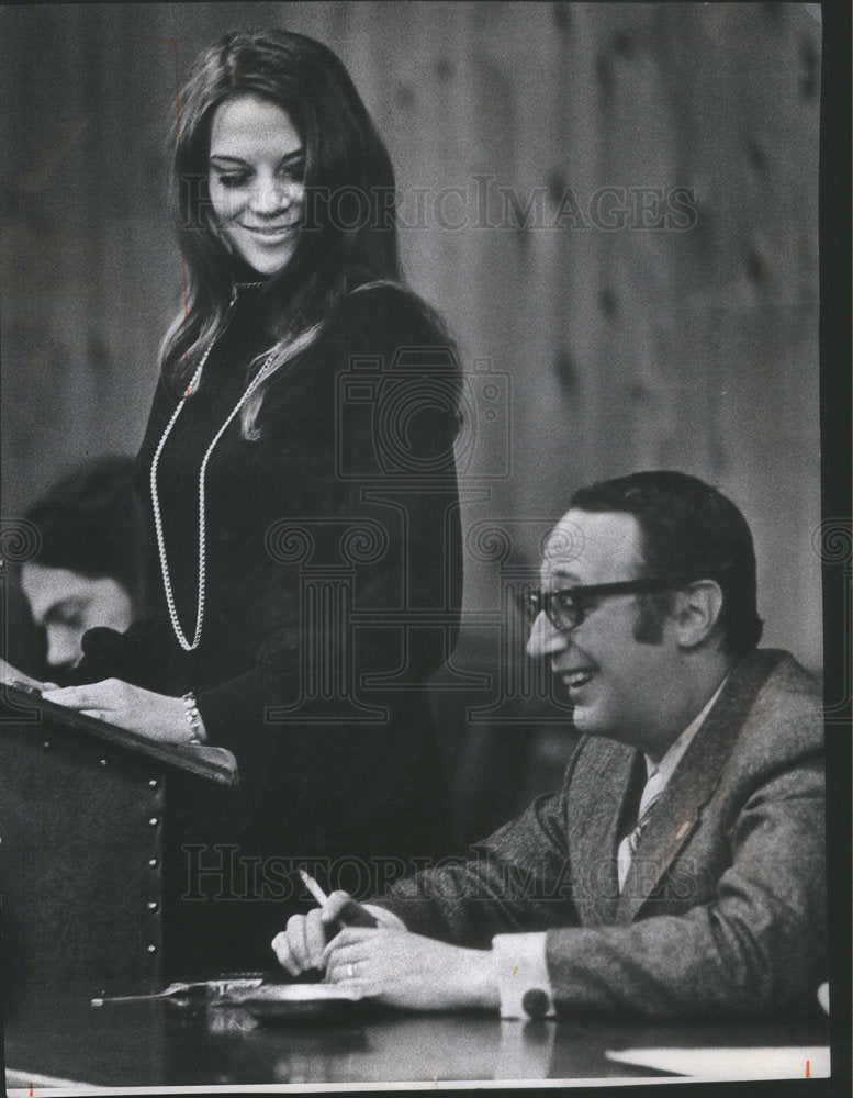 1971 49th Ward Alderman Candidates Dory Speaking Wigoda Laughing - Historic Images