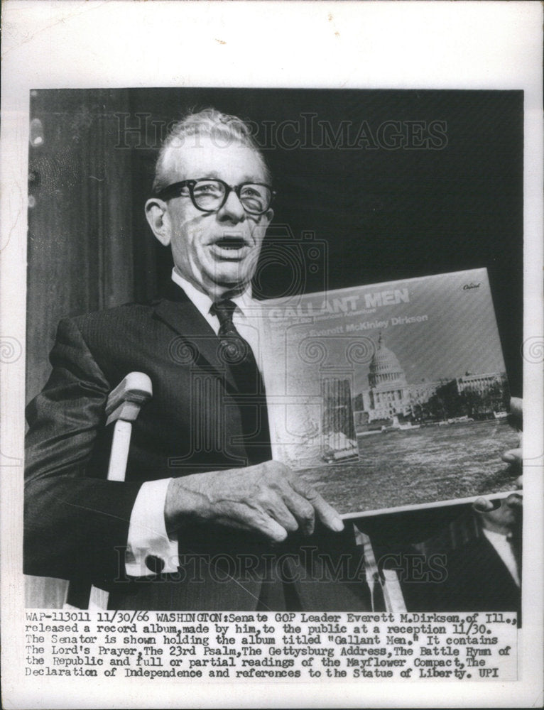 1966 Senate GOP Leader Dirksen Holding Gallant Men Record - Historic Images