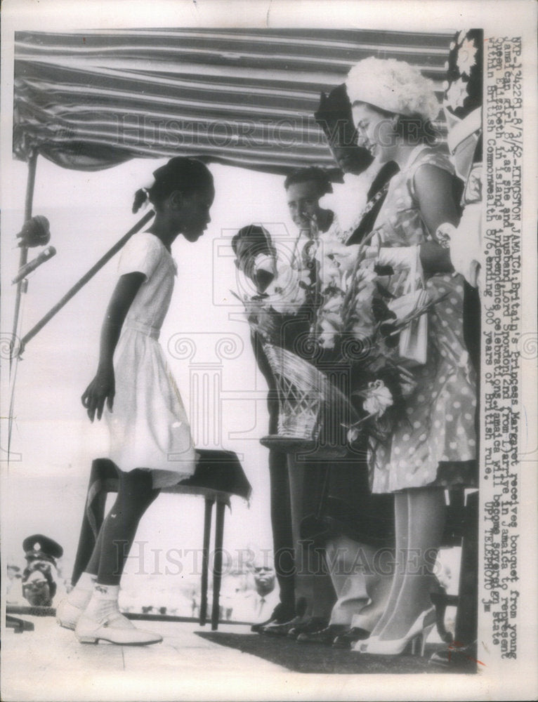 1962 Britain Princess Margaret receives bouquet young Jamaican girl - Historic Images