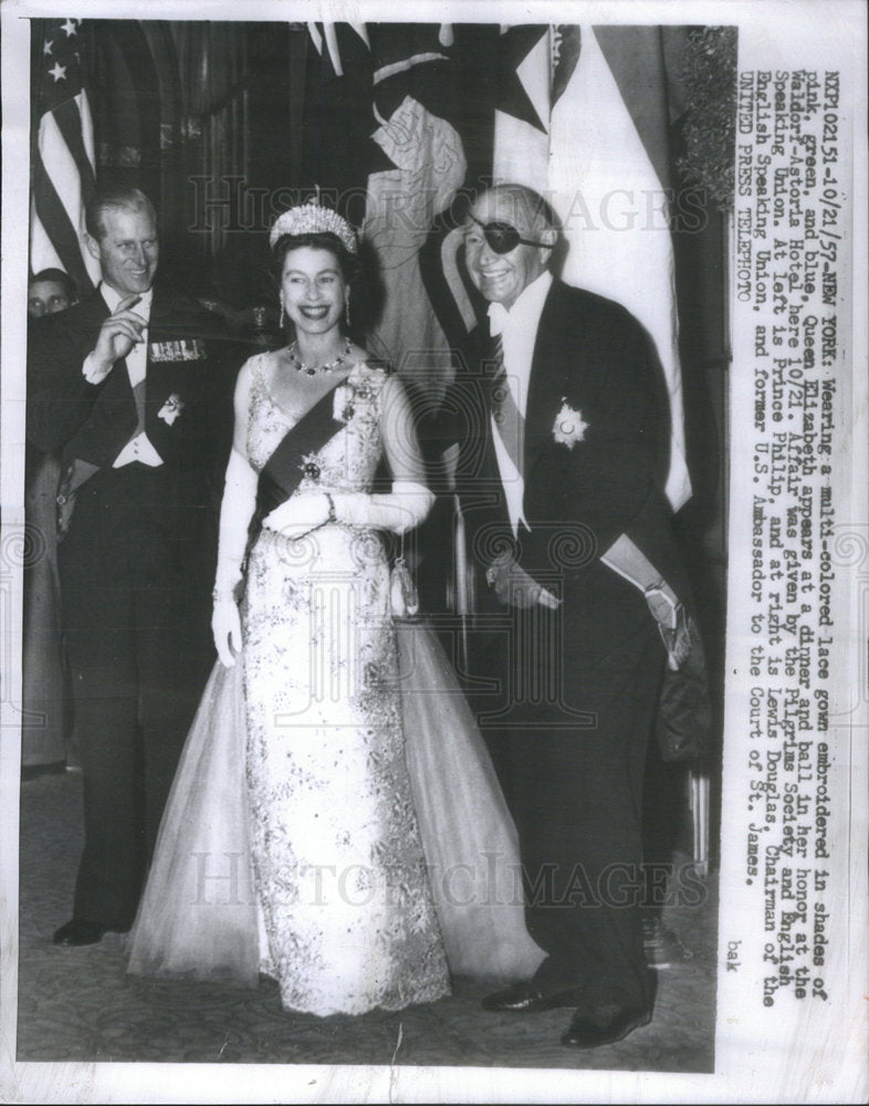 1957 Press Photo Queen Elizabeth Prince Philip Lewis Douglas Waldorf-Astoria - Historic Images