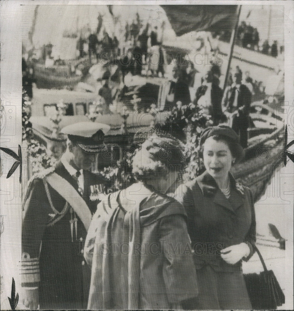 1957 Press Photo Queen Elizabeth II - Historic Images