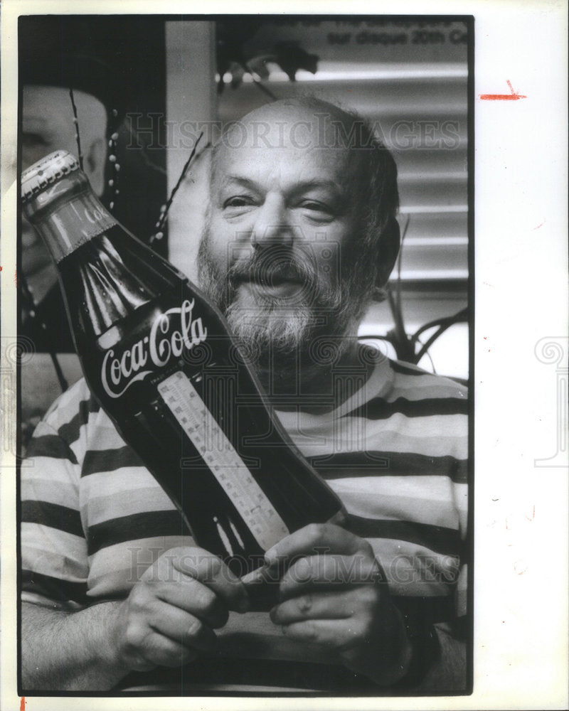 1985 Press Photo Dusan Makavejev Directed The Coca-Cola Kid - Historic Images