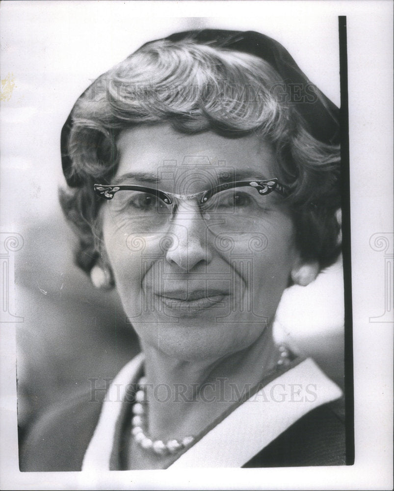 1969 Press Photo Florence Dunbar Slatemaking Commitee Board Appeals - Historic Images