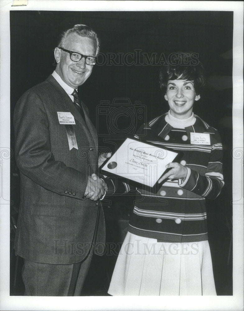 1968 American Gas Association's third annual Home Service Award - Historic Images