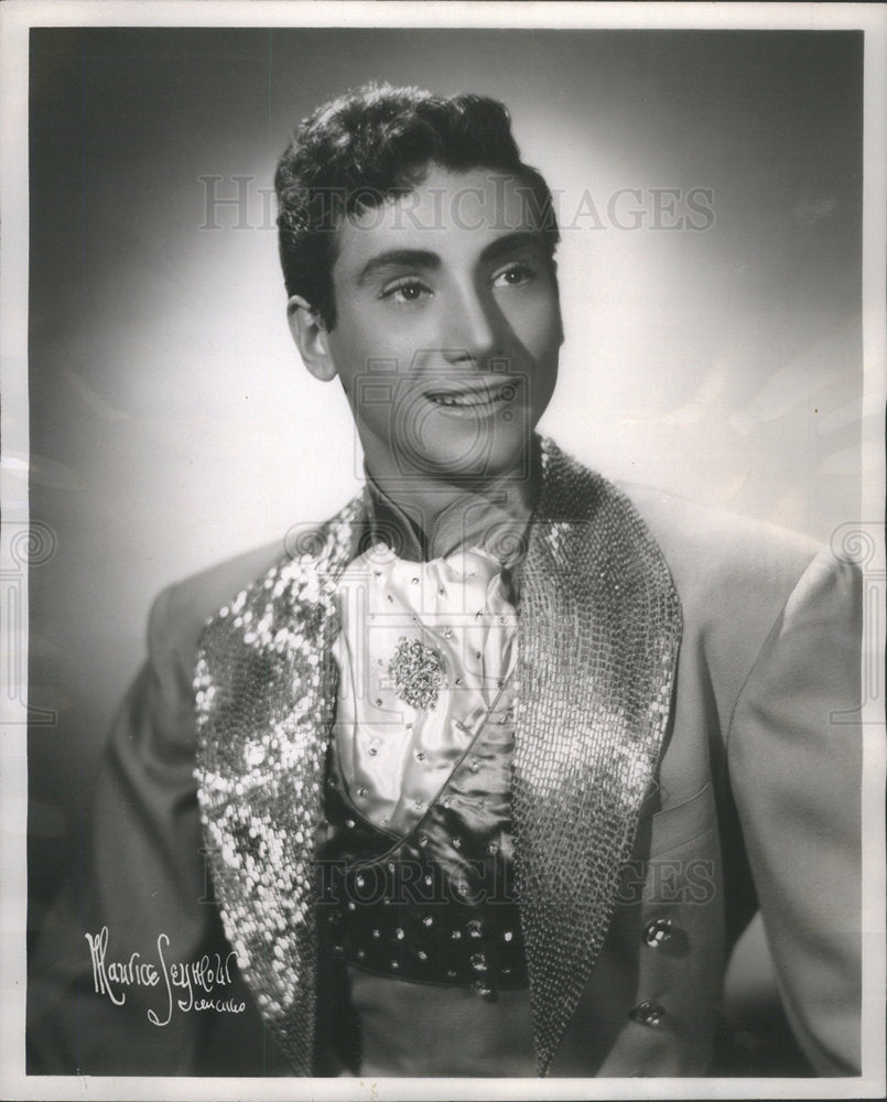 1953 Press Photo Dick Price, The Beau Brummel of "Ice Charades" - Historic Images