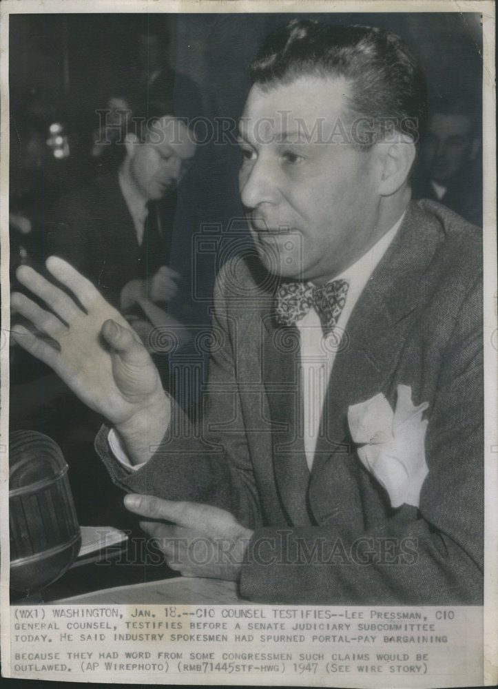 1947 Lee Pressman, CIO Gen. Counsel, testifies before a senate jury - Historic Images