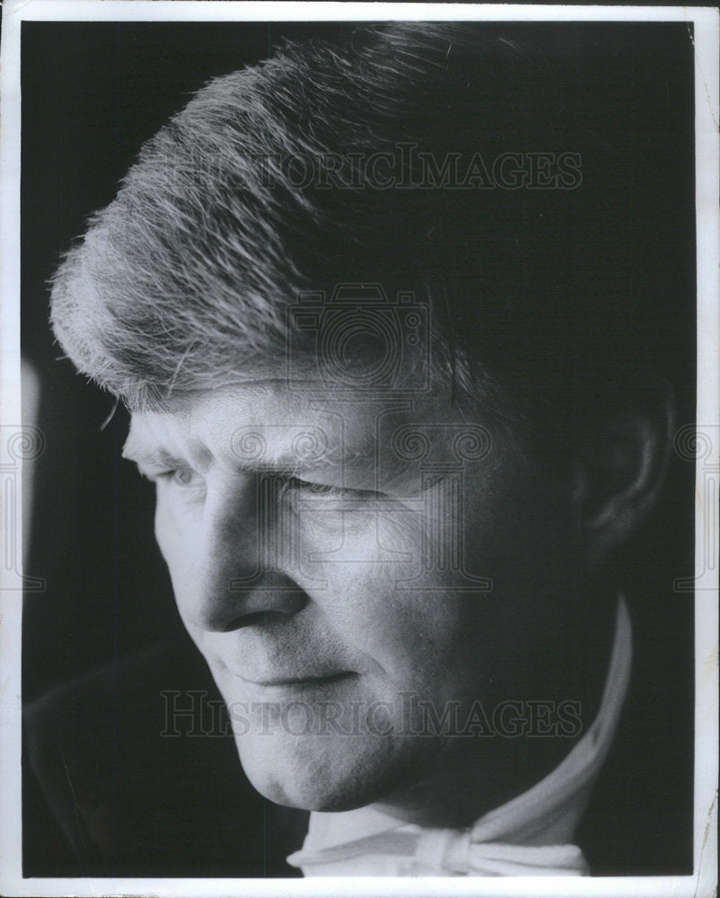 1977 Press Photo Conductor Zoltan Rosnay Philharmonia Hungarica Symphony Music - Historic Images