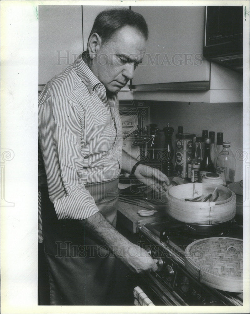 1985 Press Photo JOE FAMULARO AUTHOR - Historic Images