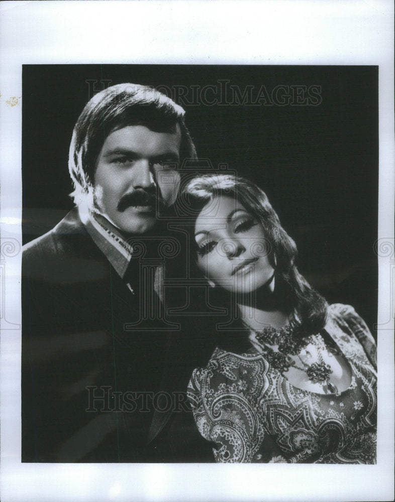 1974 Press Photo Singers Terry Bryant and Mary Ann Marshall of The Family Affair - Historic Images