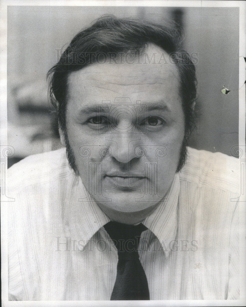 1975 Press Photo Eiler Rubjerg, Sun-Times assistant managing editor - RSC63923 - Historic Images