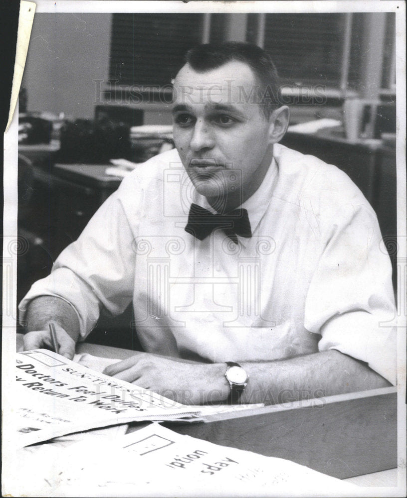 1959 Press Photo Chicago Sun Times Newspaper Editor Eiler S. Rubjerg Promotion - Historic Images