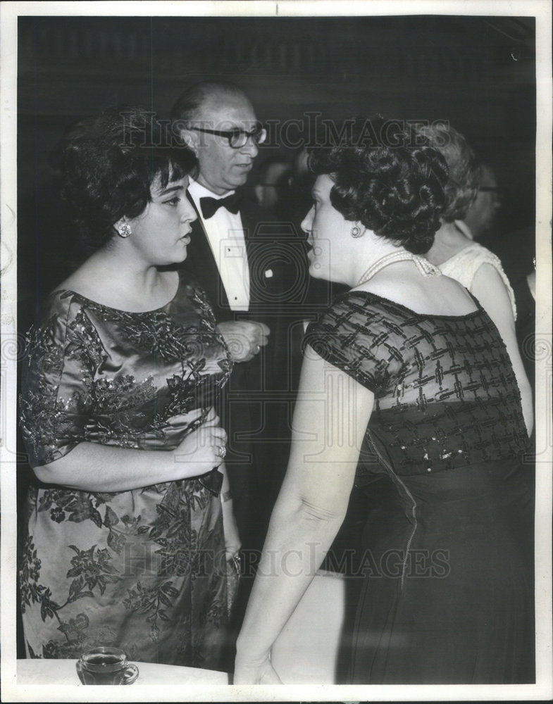 1963 Press Photo SPANISH SOPRANO CONSUELA RUBIO MRS. C. LARKIN EMILIO GARRIGUES - Historic Images