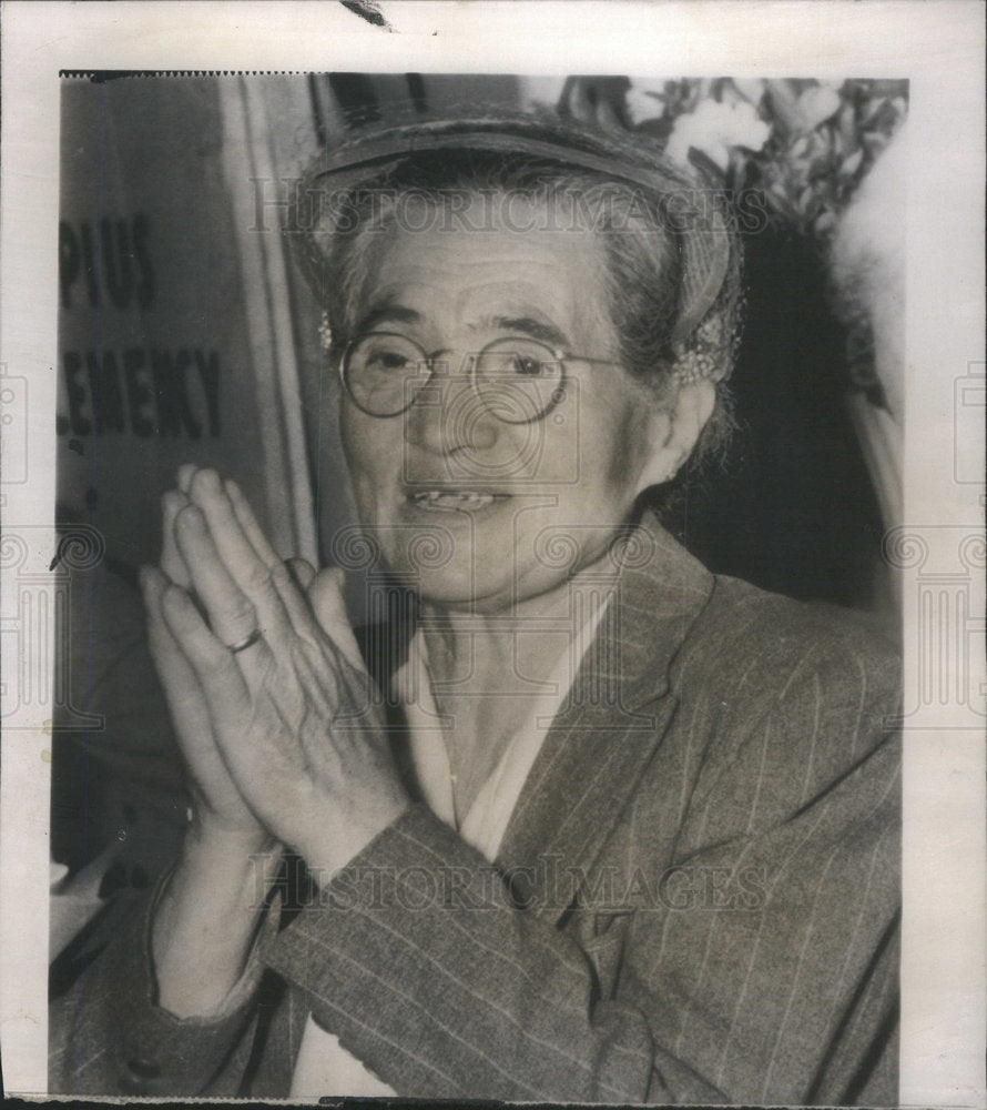 1953 Mrs. Sophie Rosenberg Visits Atom Spies Julies ans Sophie - Historic Images