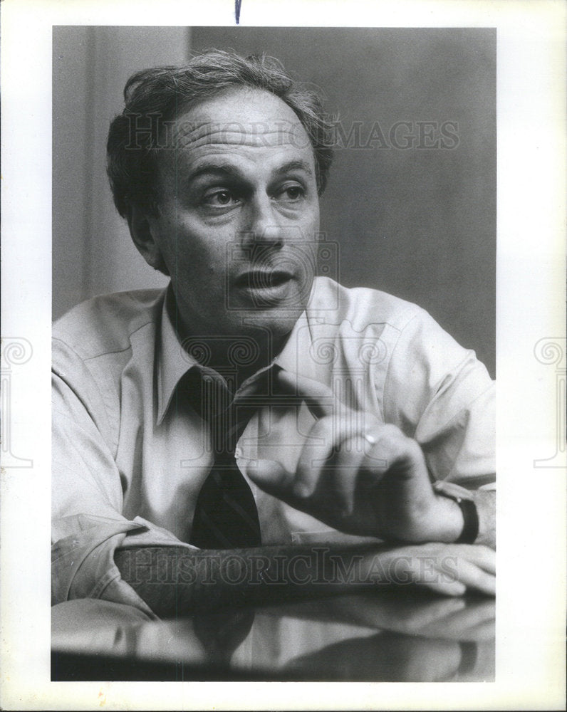 1983 Press Photo Roger Rosenblatt American Author &amp; Journalist - Historic Images