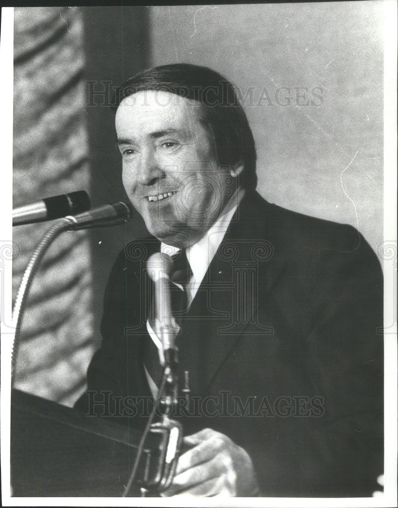 1977 Press Photo Edward J Rosewell Csandidate For County Treasurer - Historic Images