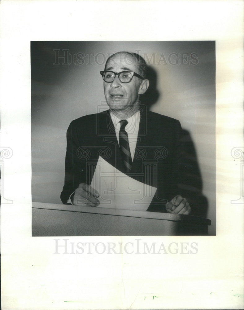 1975 Press Photo Robert Pulver Vice President New York firm Kohnstamm Chicago - Historic Images