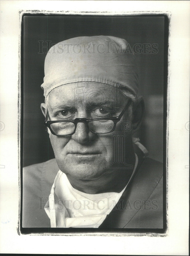 1984 Press Photo WILLIAM NOLEN SURGEON AUTHOR - Historic Images