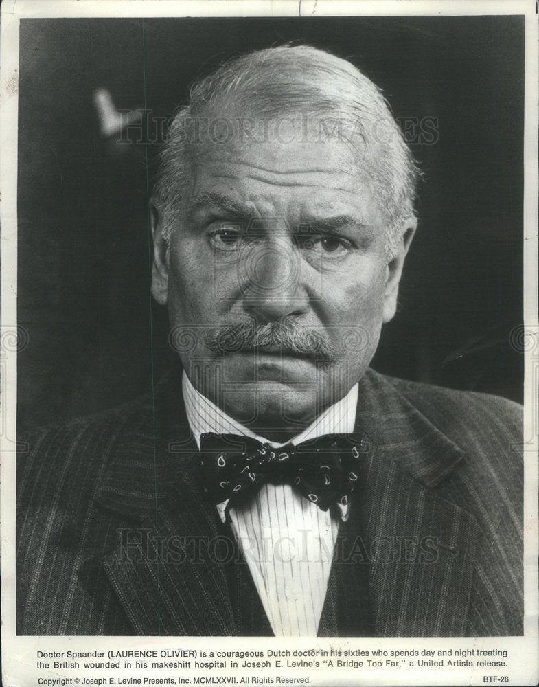 1977 Press Photo Laurence Olivier British Actor Director Producer - Historic Images