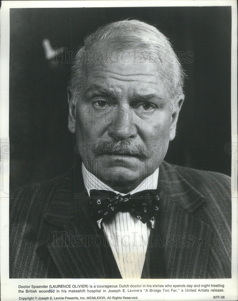 1977 Press Photo Actor Laurence Olivier - Historic Images