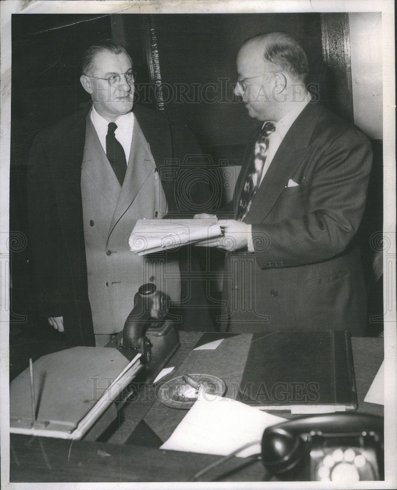 1951 Walter Pacanowski Files Office Mayor Chicago Robert Campbell - Historic Images