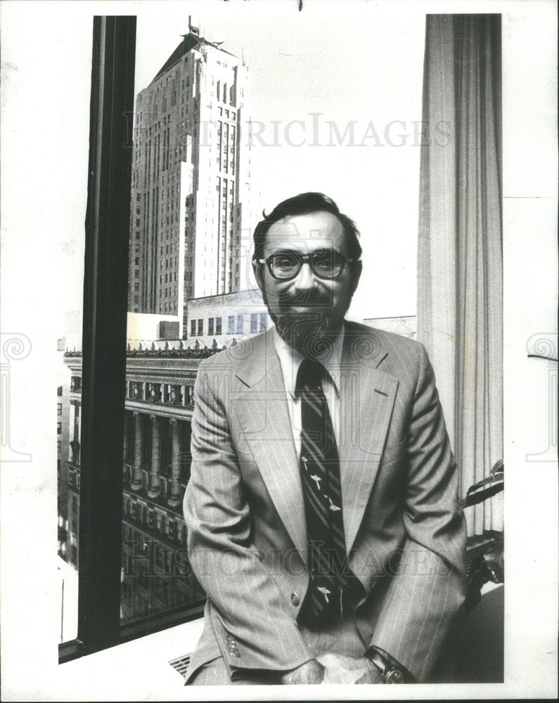 1977 Press Photo Arnold Packer Labor Assistant Secretary - Historic Images